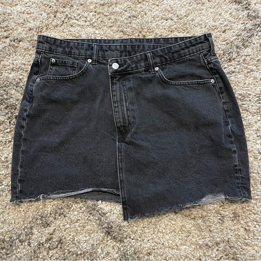 H&M &Denim‎ Black Crossover Asymmetric Mini Skirt - Size Large